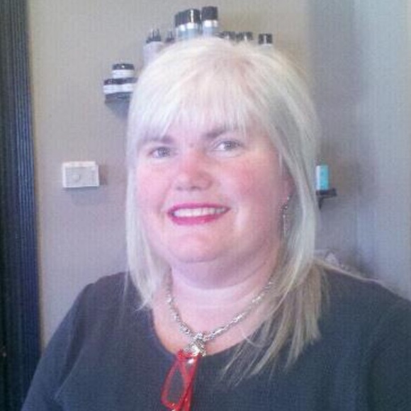 Meet your Posher, Lisa - Picture 1 of 1